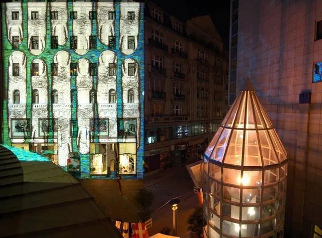 European House in Budapest: light art installation for the 50th anniversary of the signing of the Treaty of Rome: photograph 12 of 23 in the archive's gallery