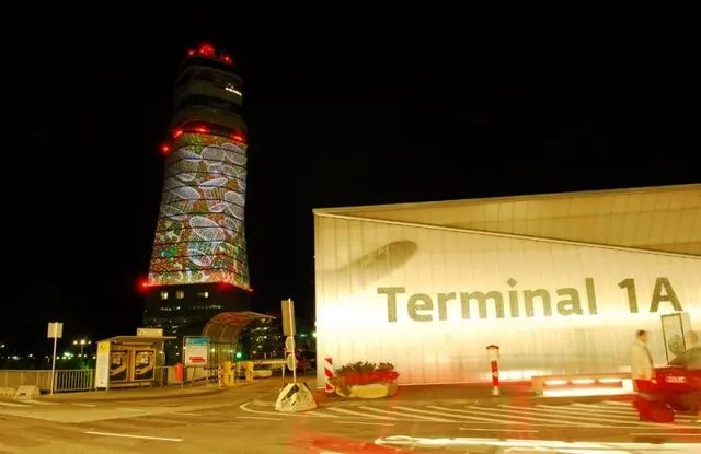 Light Art Installation Demo, Vienna International Airport (VIE): photograph 28 of 37 in the archive's gallery