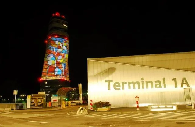 Light Art Installation Demo, Vienna International Airport (VIE): photograph 27 of 37 in the archive's gallery