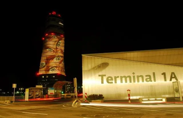 Light Art Installation Demo, Vienna International Airport (VIE): photograph 5 of 37 in the archive's gallery