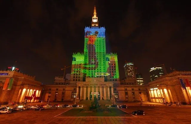 The Palace of Light and Art: An Urban Intervention, Warsaw, 2006, seven days: photograph 11 of 25 in the archive's gallery