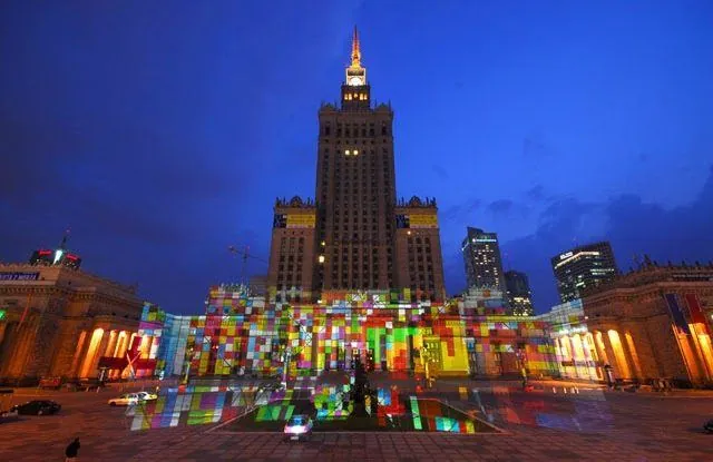 The Palace of Light and Art: An Urban Intervention, Warsaw, 2006, seven days: photograph 8 of 25 in the archive's gallery